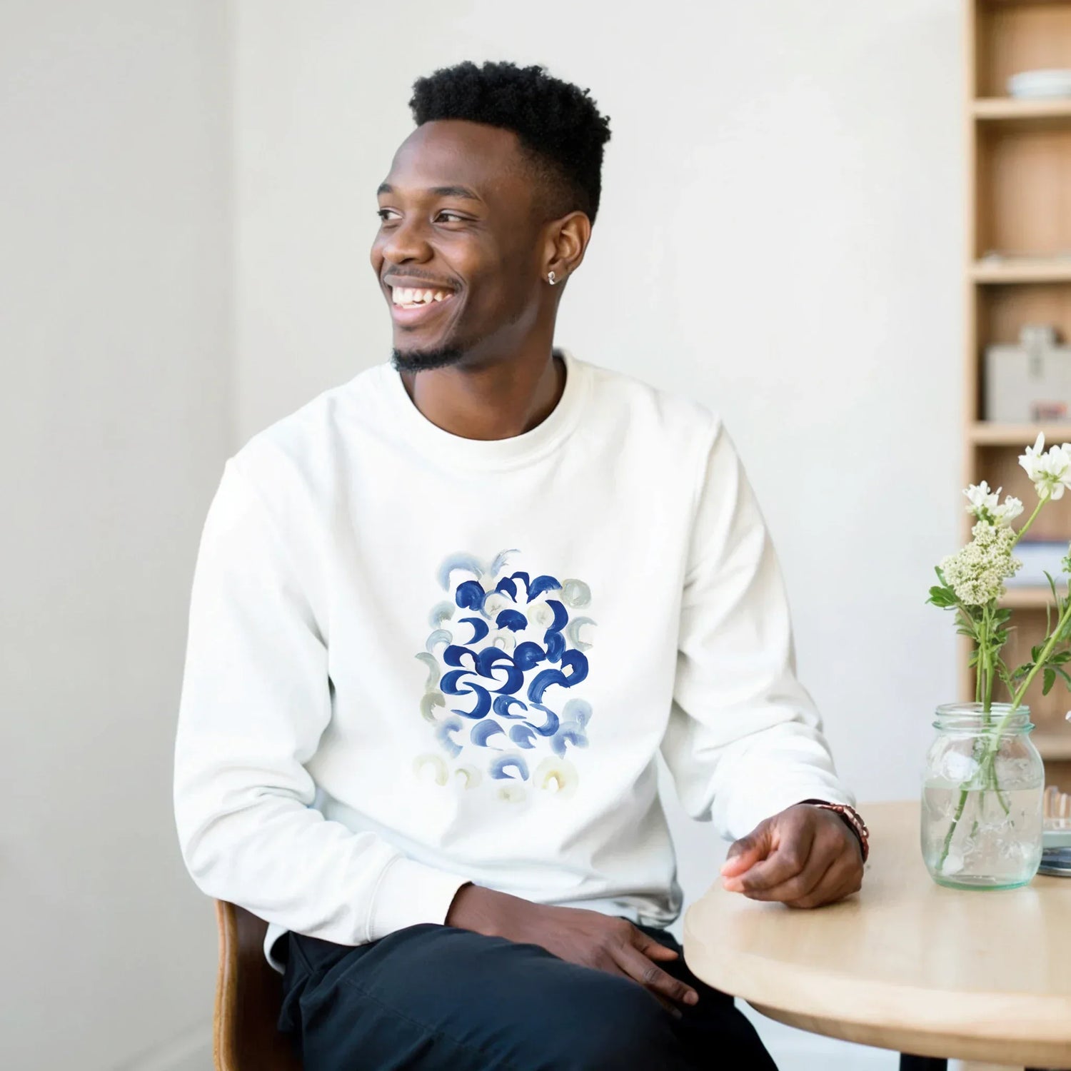 Sweatshirt Unisexe Classique Blue Swirls – Impression Artistique Multicolore - Laure Leprince - Artiste Peintre