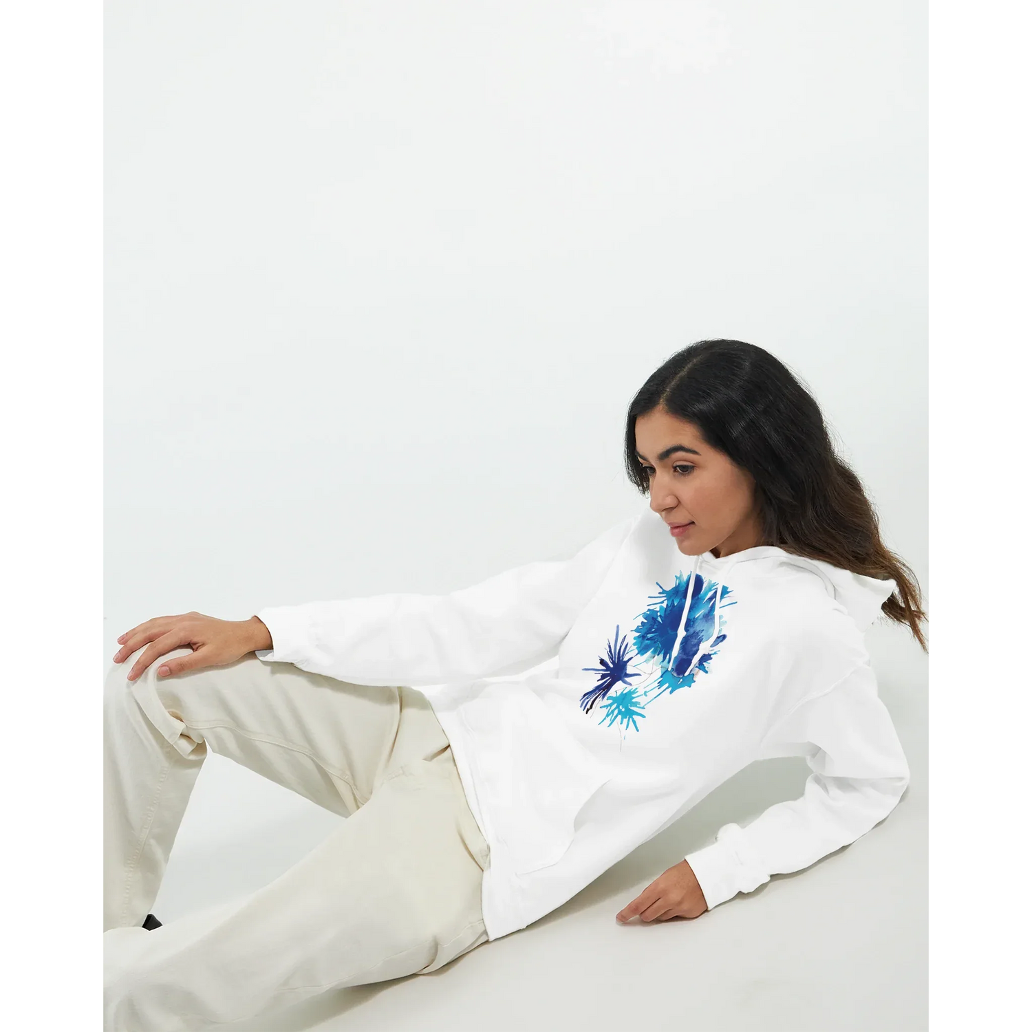 Sweat à capuche unisexe artistique Bleuets| Gildan® 18500 White - Laure Leprince - Artiste Peintre