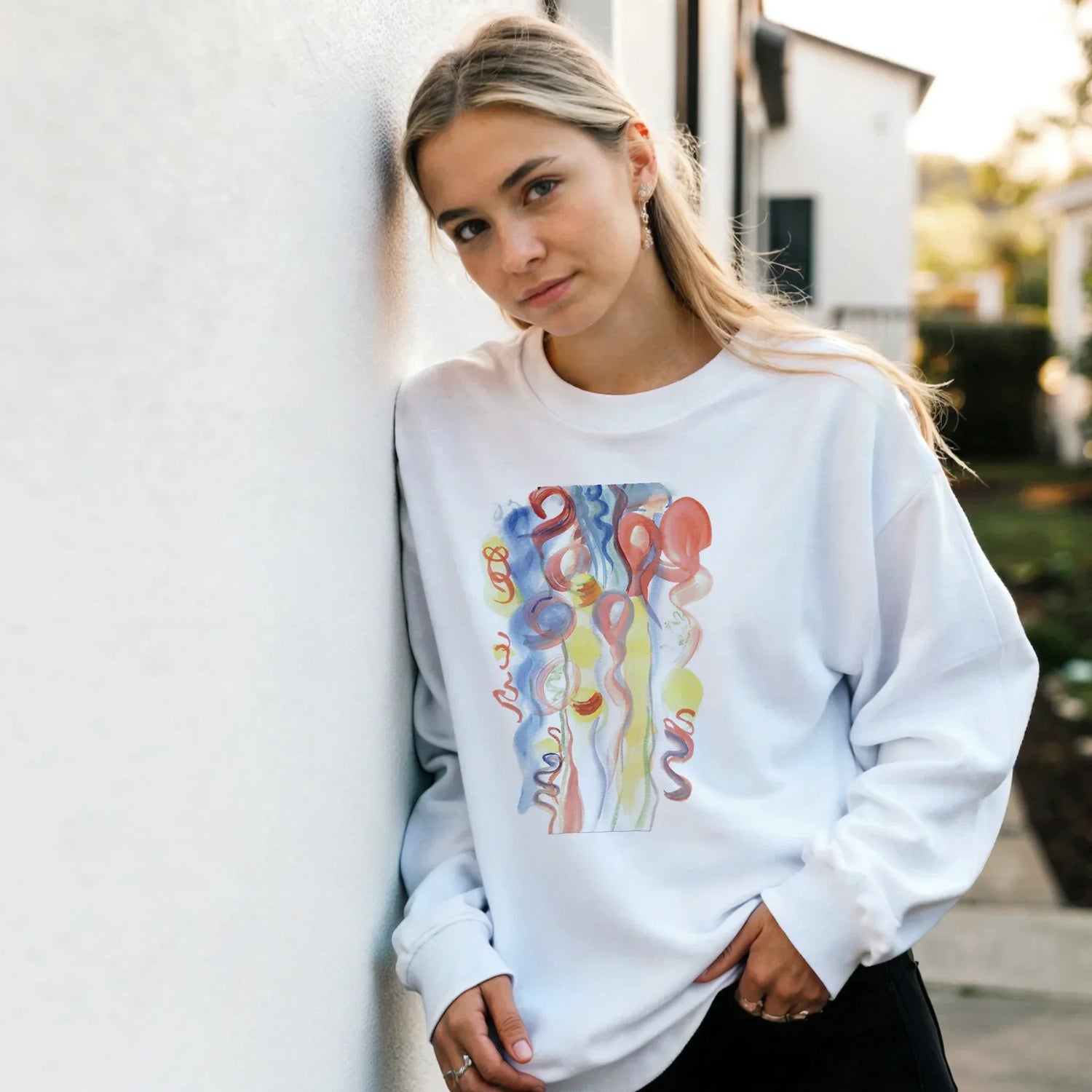 Sweatshirt Unisexe Classique Urban Parade – Impression Artistique Multicolore - Laure Leprince - Artiste Peintre