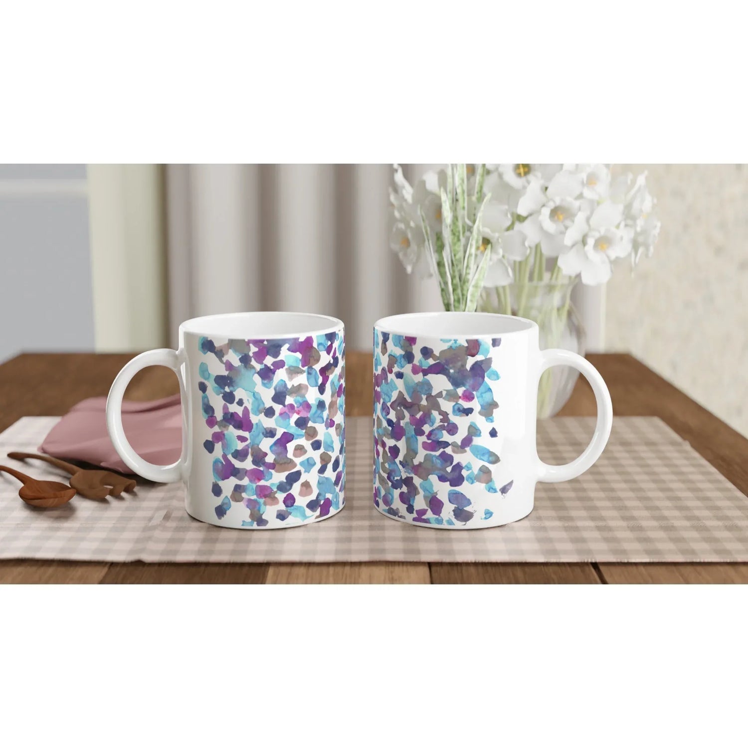 Mug en céramique blanche 325 ml Fragments indigo – Élégance, sécurité et durabilité - Laure Leprince - Artiste Peintre