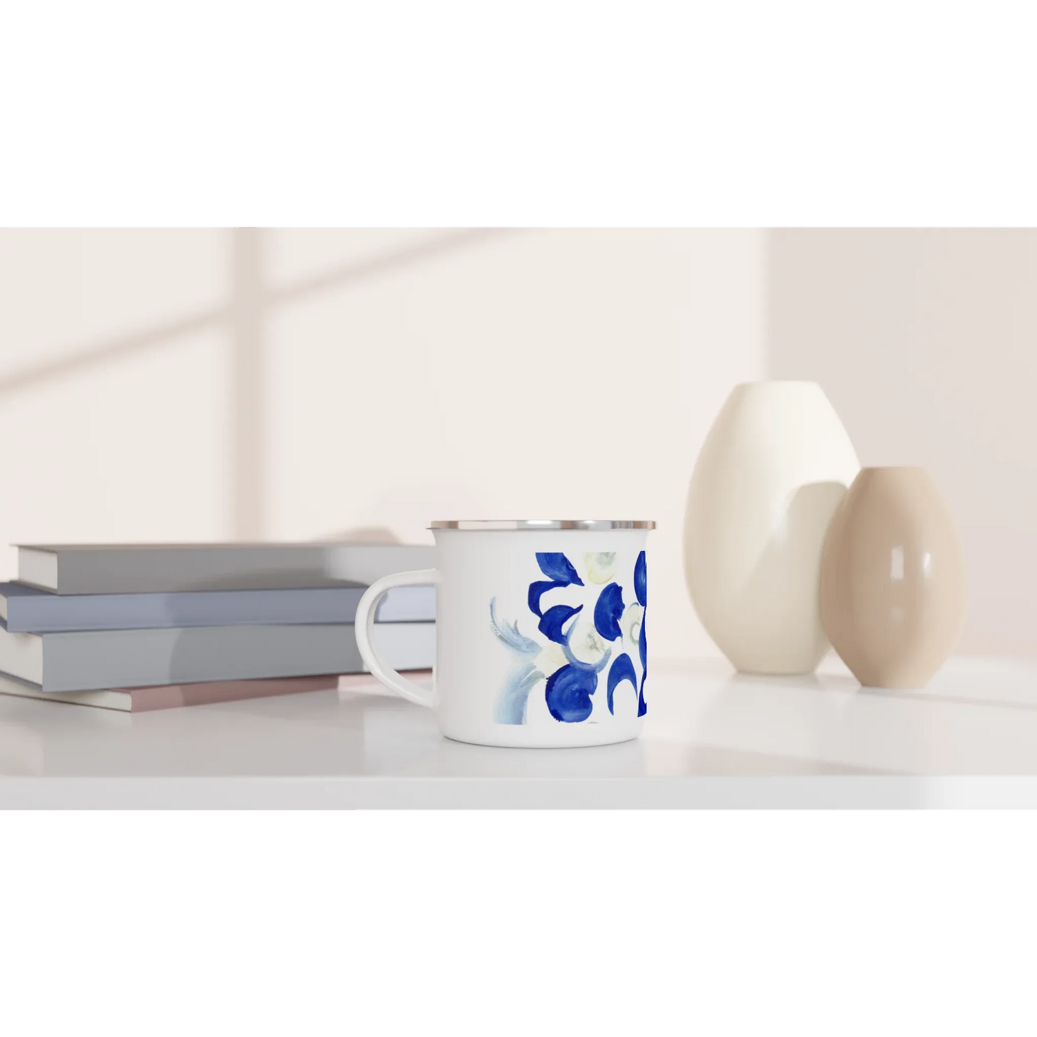 Mug en émail blanc 35 cl Blue Swirls – Léger, vintage et résistant - Laure Leprince - Artiste Peintre
